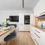 Miedziana 6 & 18 With Free Garage By Renters Apartamento