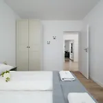 Miedziana 6 & 18 With Free Garage By Renters * Breslavia