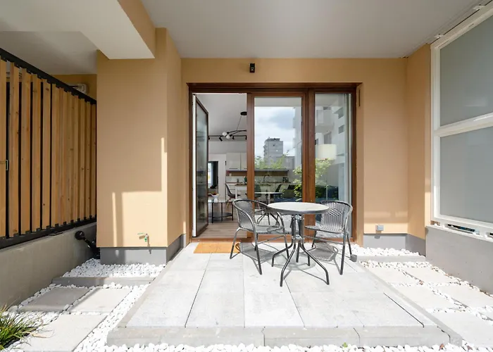 Miedziana 6 & 18 With Free Garage By Renters * Breslavia