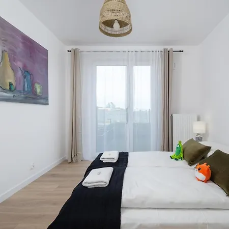 Miedziana 6 & 18 With Free Garage By Renters Apartment Wroclaw