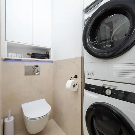 Miedziana 6 & 18 With Free Garage By Renters Apartment Wroclaw