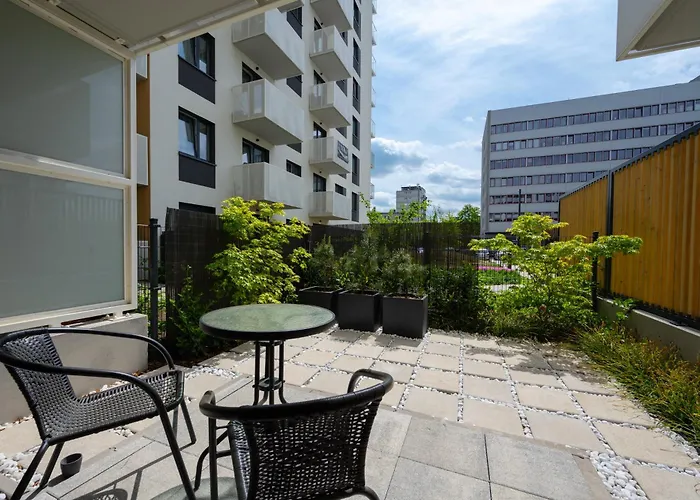 Miedziana 6 & 18 With Free Garage By Renters Daire *